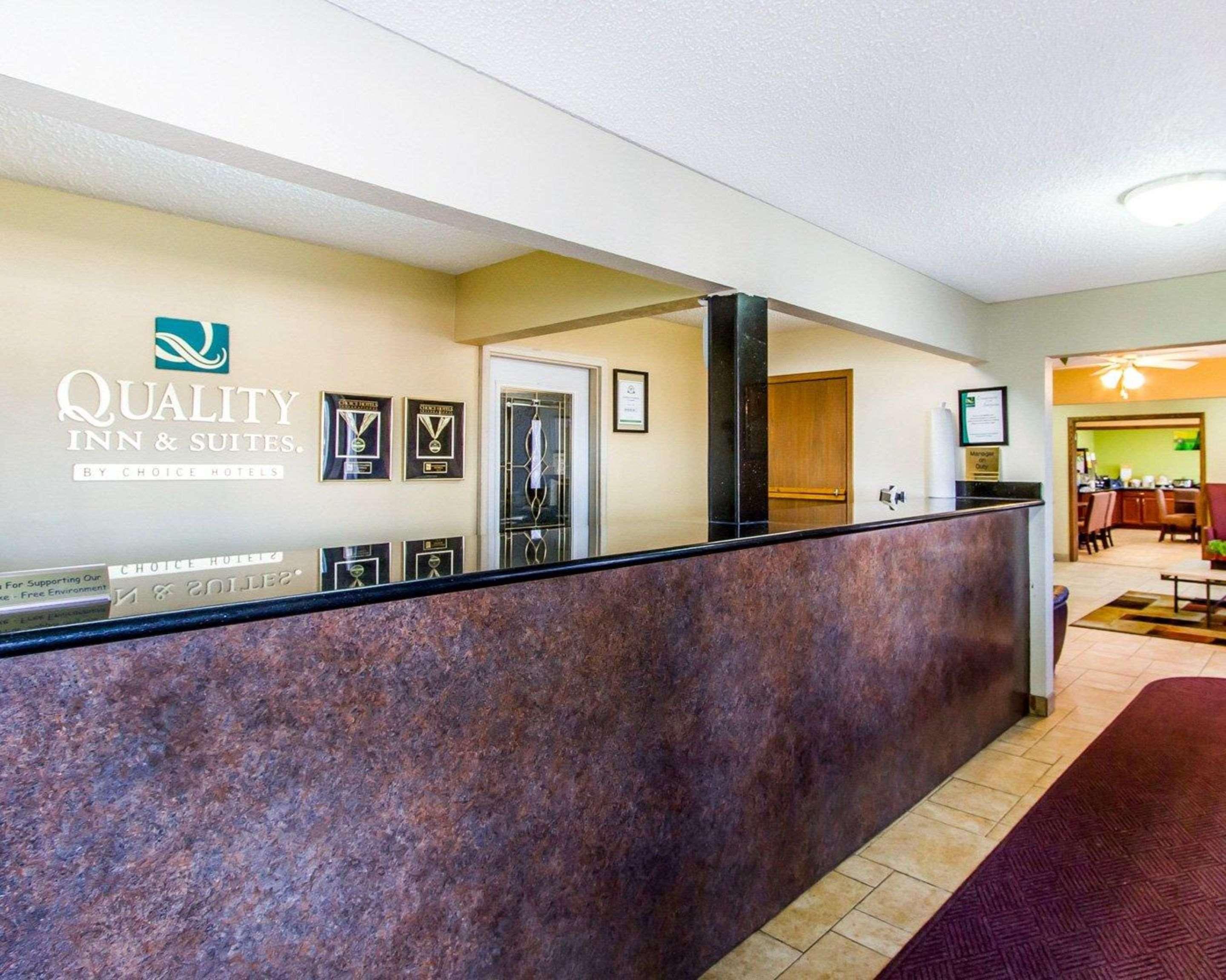 Quality Inn & Suites Ottumwa North Eksteriør billede