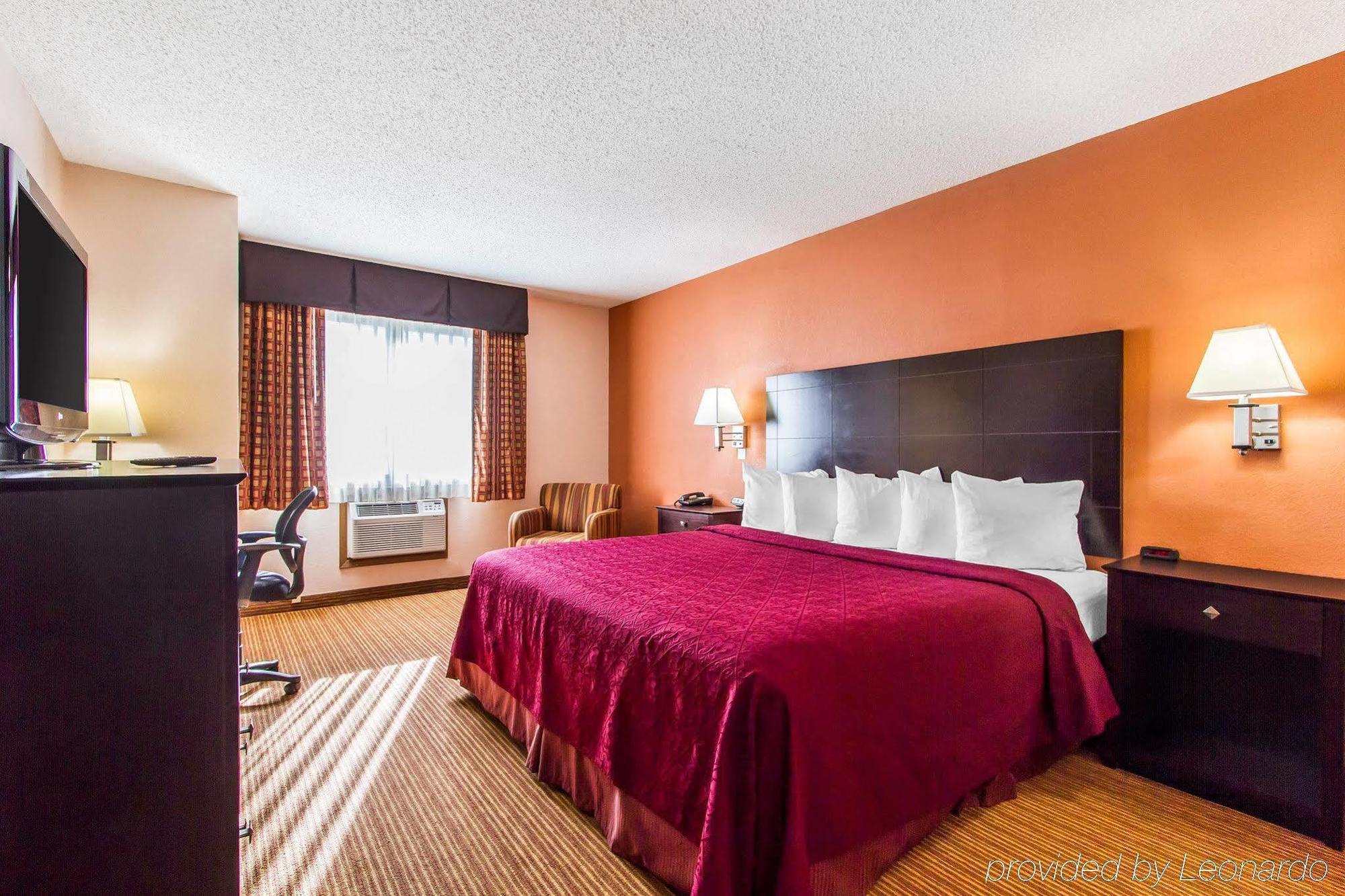 Quality Inn & Suites Ottumwa North Eksteriør billede
