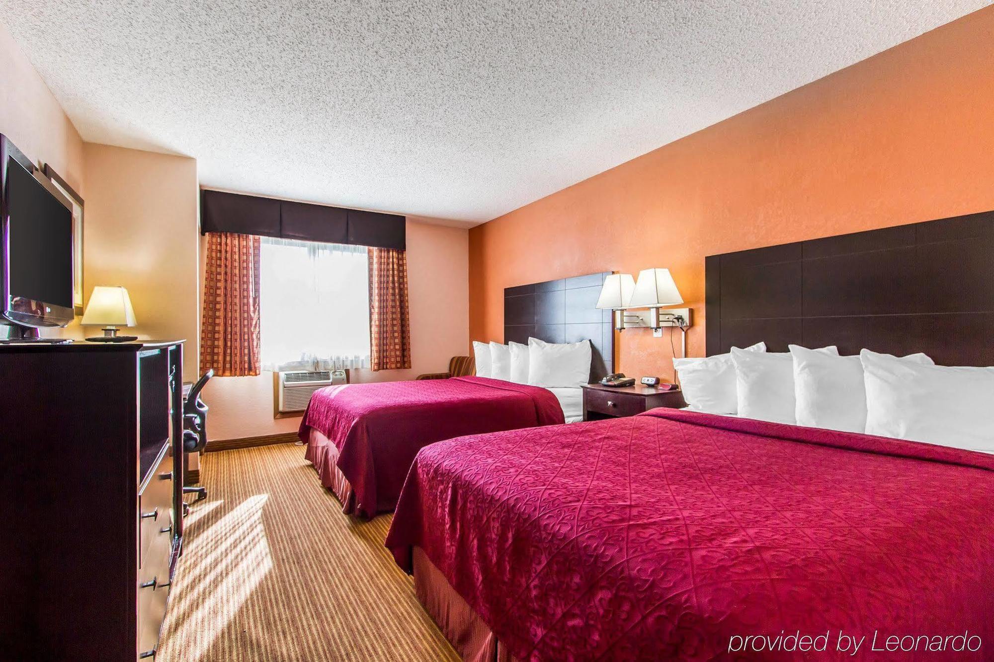 Quality Inn & Suites Ottumwa North Eksteriør billede