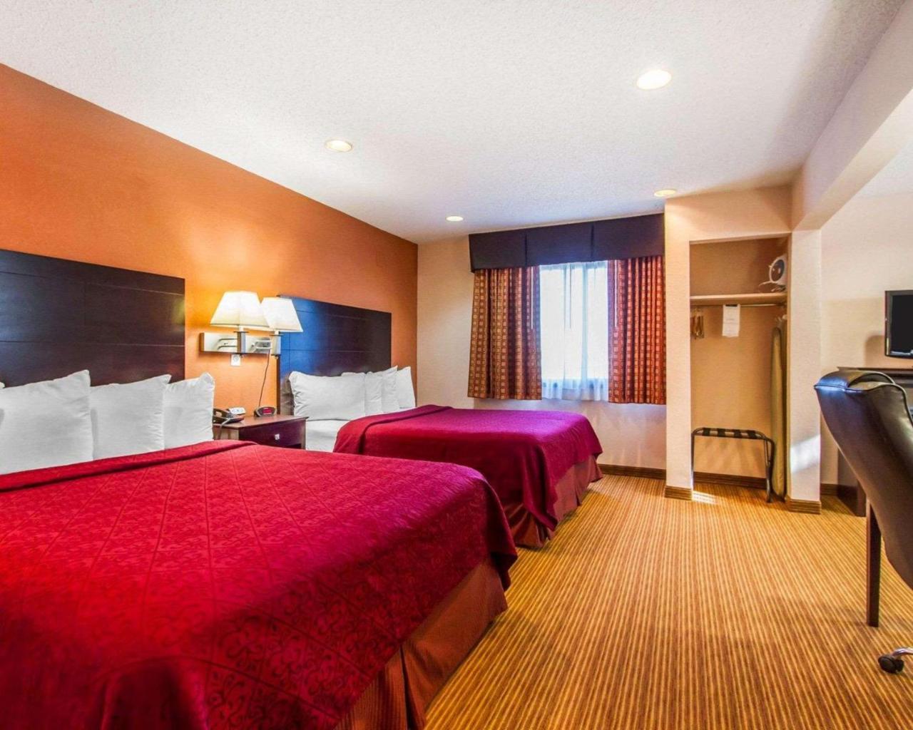 Quality Inn & Suites Ottumwa North Eksteriør billede